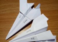 播放纸飞机的过程、播放纸飞机的制作过程